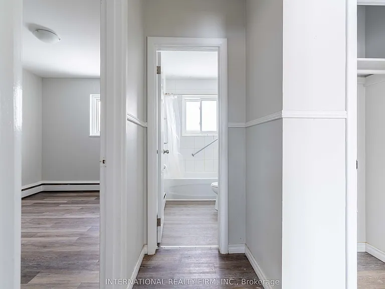 75 King Edward Ave — Photo 15