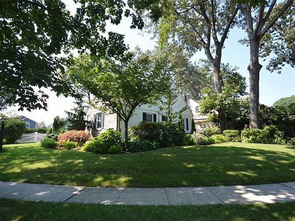 3rd image of 25 Pinewood Ln #L