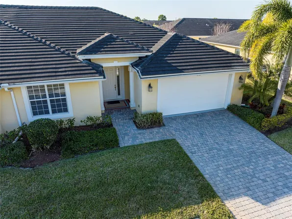 6121 NW Castlebay Lane, Port St Lucie, FL 34983