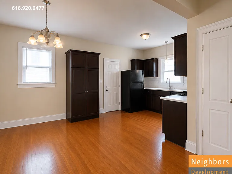 672 Kellogg St SE — Photo 8