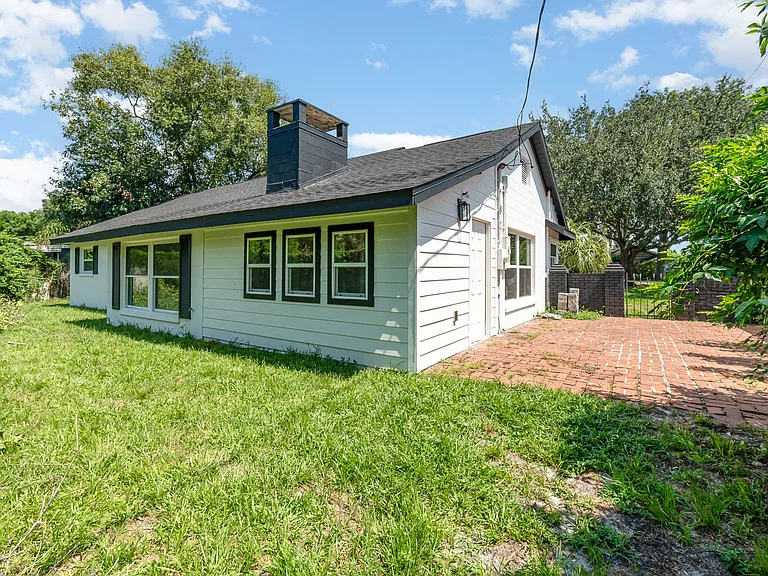 1770 Algonquin Trl — Photo 27