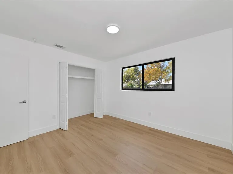2239 Worrington St — Photo 21