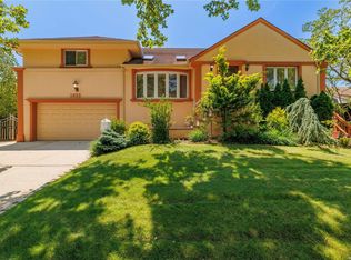 1033 Rosedale Rd, Valley Stream, NY 11581