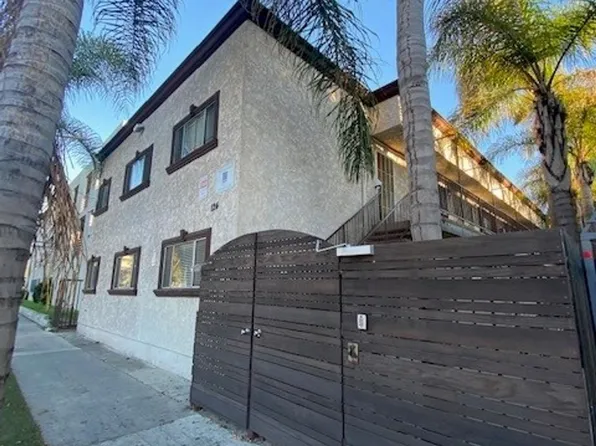 Newly Remodeled Beautiful 1 Bedroom/ 1 Bathroom Apartment! With Parking!, 124 E 12th St #10, Long Beach, CA 90813