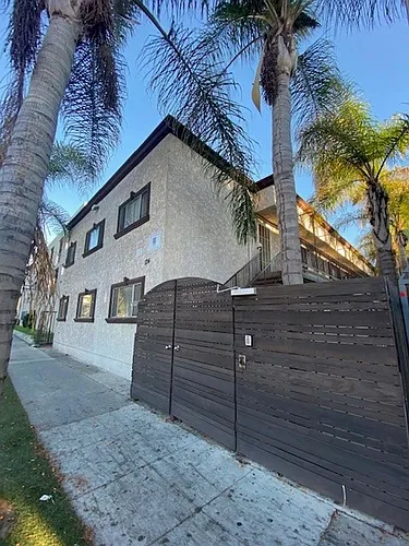 Newly Remodeled Beautiful 1 Bedroom/ 1 Bathroom Apartment! With Parking! Photo 1