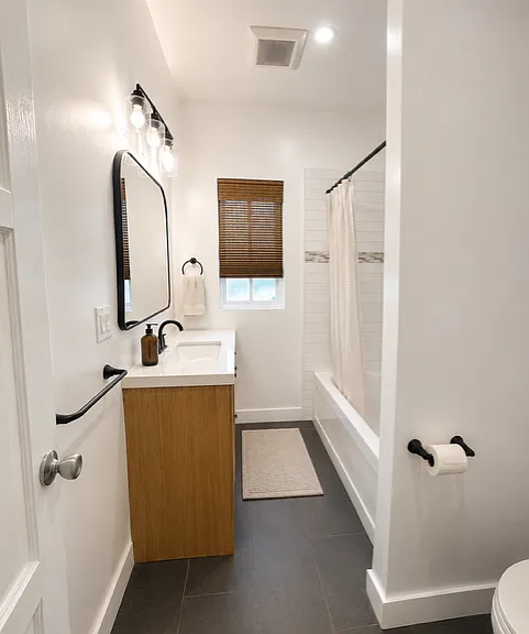 22938 Collins St — Photo 10