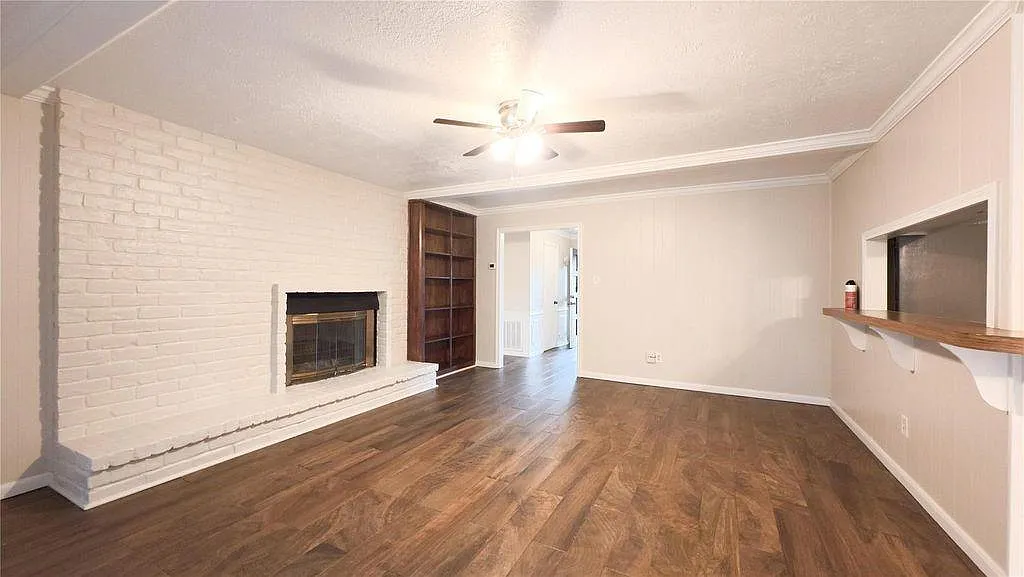 3 bed, 2.0 bath, 1786 sqft, $1,800 — Photo 2
