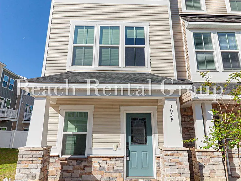 303 Golan Cir #F — Photo 2
