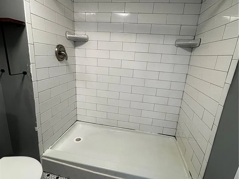 946 Beech Ave #5 — Photo 5