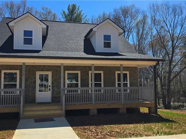 5058 Shattalon Dr, Winston Salem, NC 27106