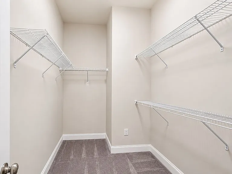 104 Kentmore Dr — Photo 13