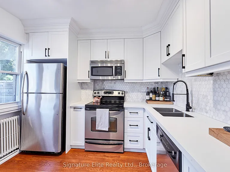 124 Geoffrey St #UPPER — Photo 2
