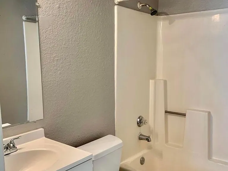 1542 W Sahuaro Dr #4 — Photo 15