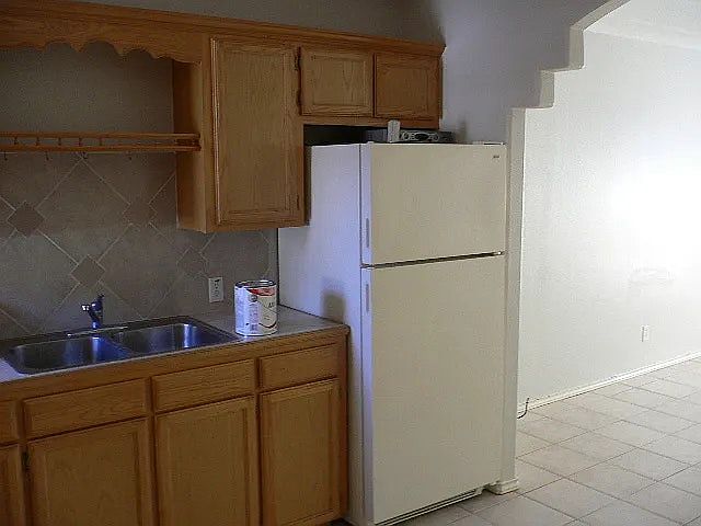 1st image of 1118 Encanto Ave #5