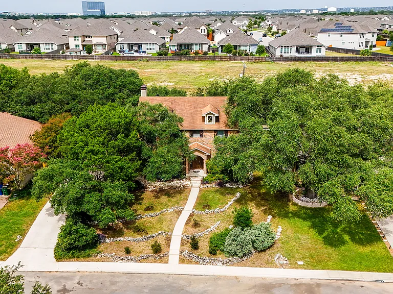 19415 Encino Smt — Photo 19