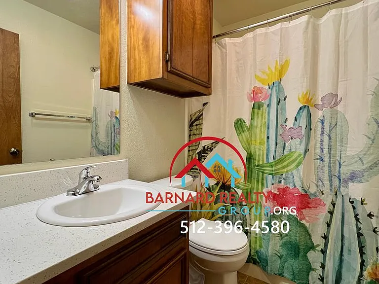 1404 Earle — Photo 12
