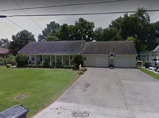 6230 Jackson St, Groves, TX 77619