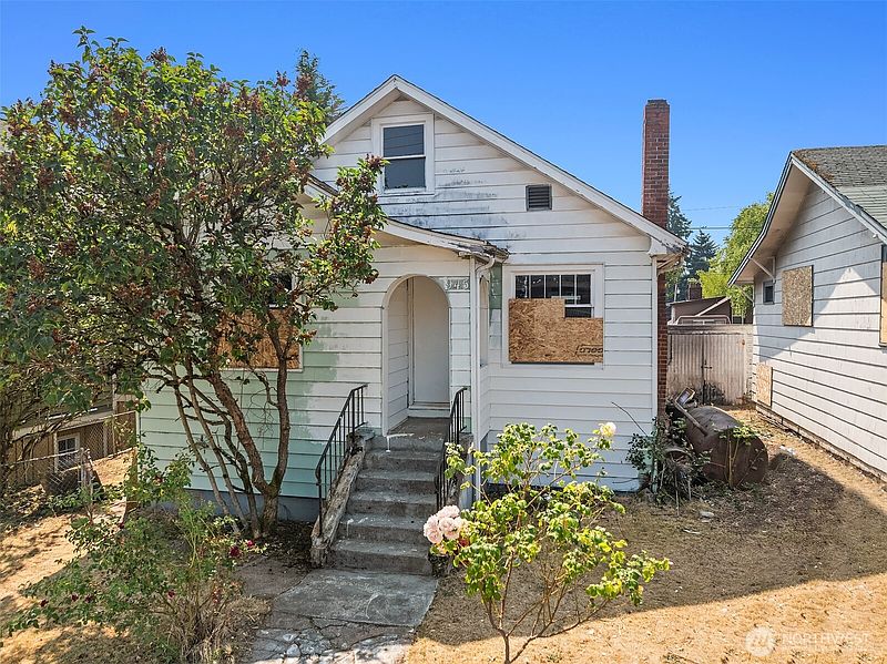 2nd image of 945 N 103rd Street