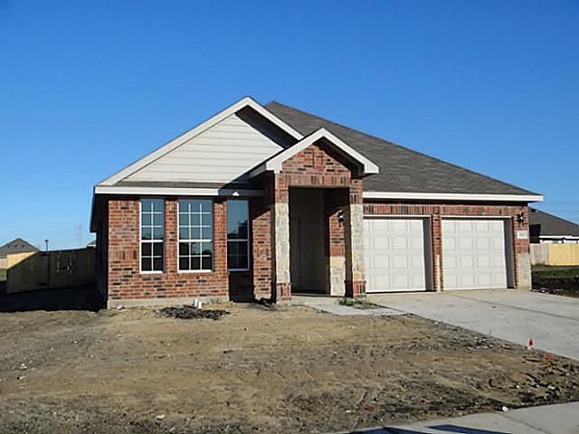 1st image of 211 Colt Dr