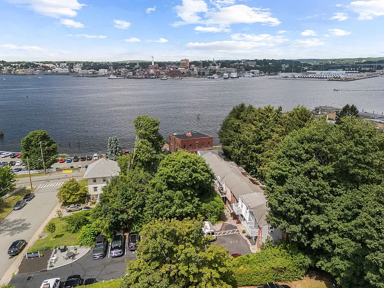 360 Thames St — Photo 13