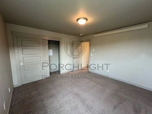 2200 Greenview Cir #1 — Photo 11