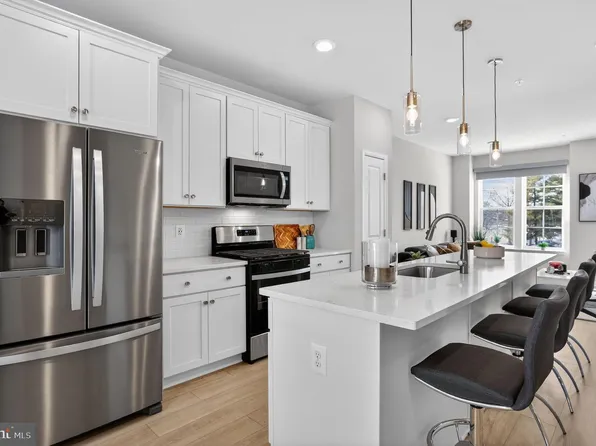 1017 Village Club Aly, Montgomery Village, MD 20886