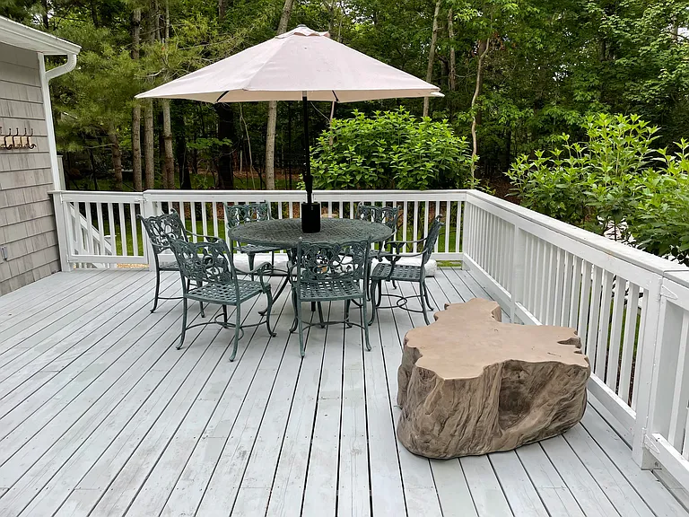 35 Tyrone Dr — Photo 17