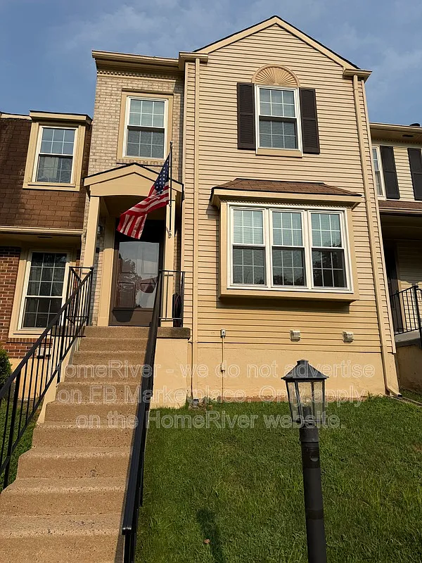 3 bed, 2.5 bath, 1800 sqft, $2,500 — Photo 1