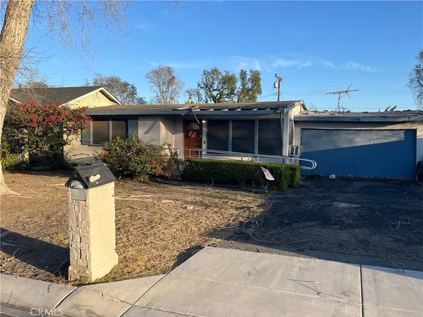 2572 Fairway Dr, Costa Mesa, CA 92627
