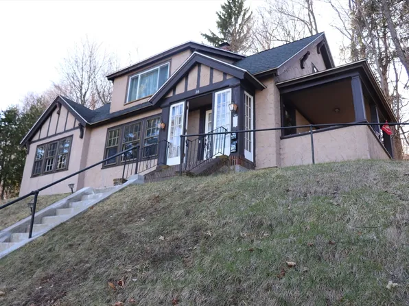 26 Saint Elmo Rd, Worcester, MA 01602