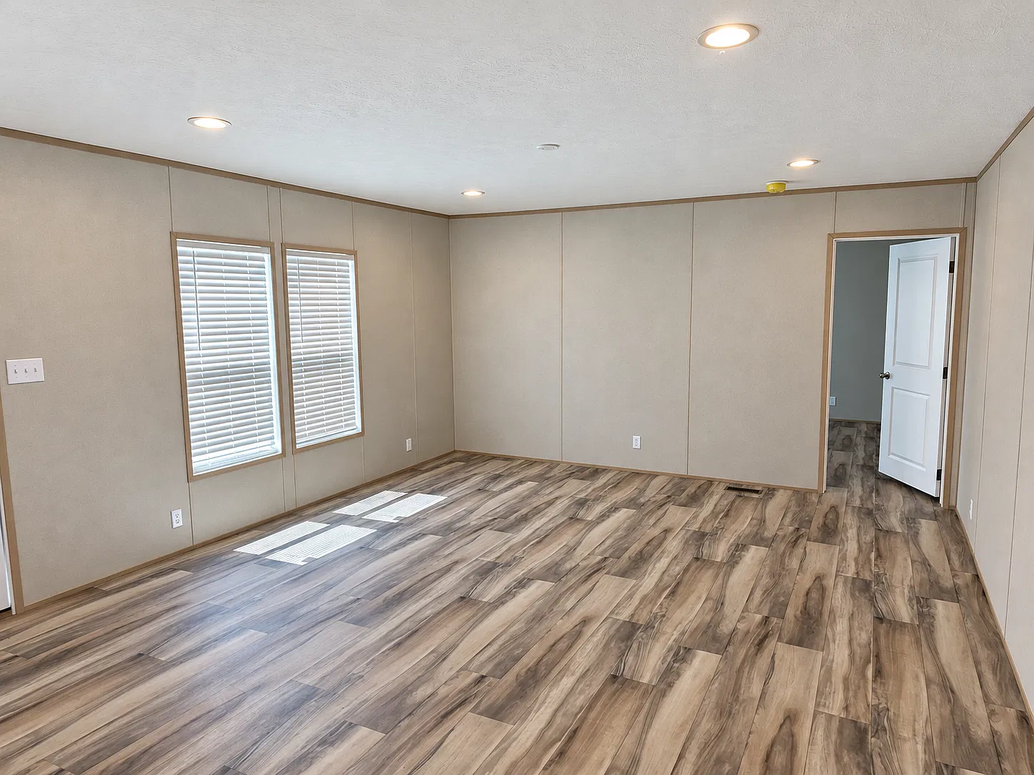 3 bed, $1,350 — Photo 2