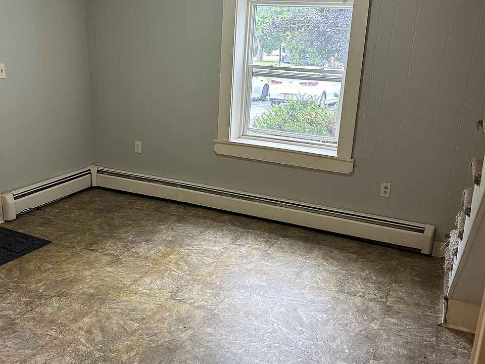 2nd image of 62 High St #11