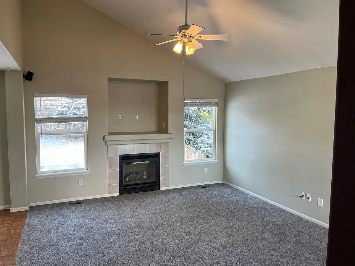 Building Photo - 9939 Saybrook St
