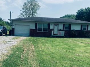 1739 W Booe Rd, Austin, IN 47102