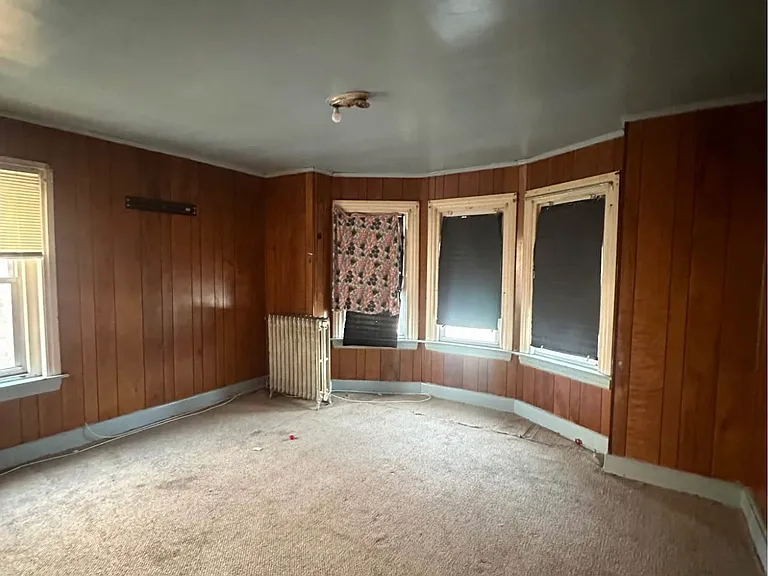 934 W 9th St — Photo 3