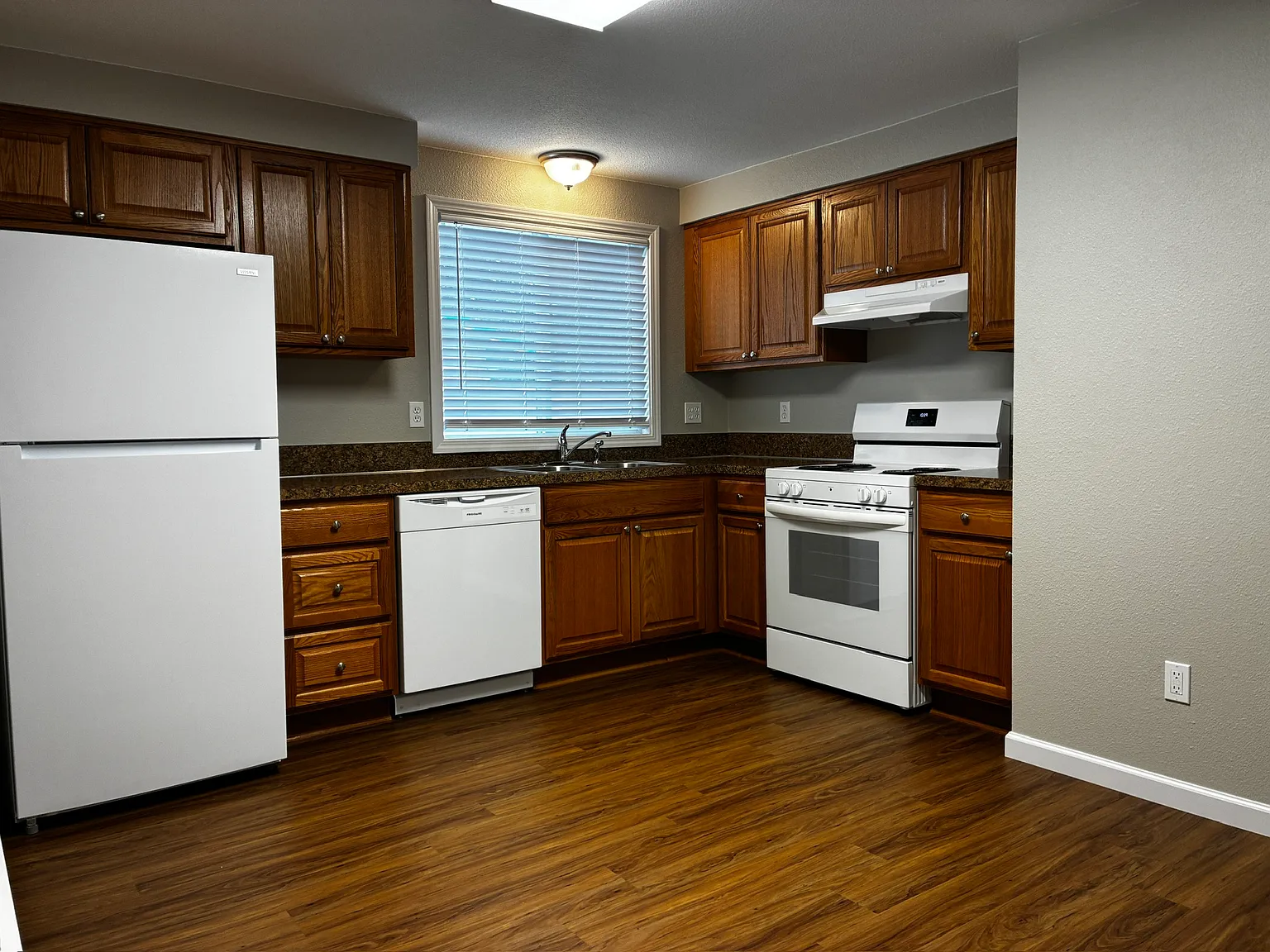 2 bed, 874 sqft, $1,650 — Photo 4