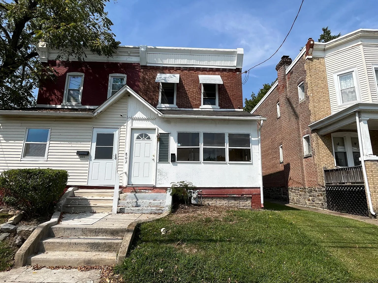 5 bed, 1776 sqft, $2,100 — Photo 1