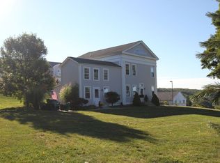 4 Harbor View Ln, Norwich, CT 06360
