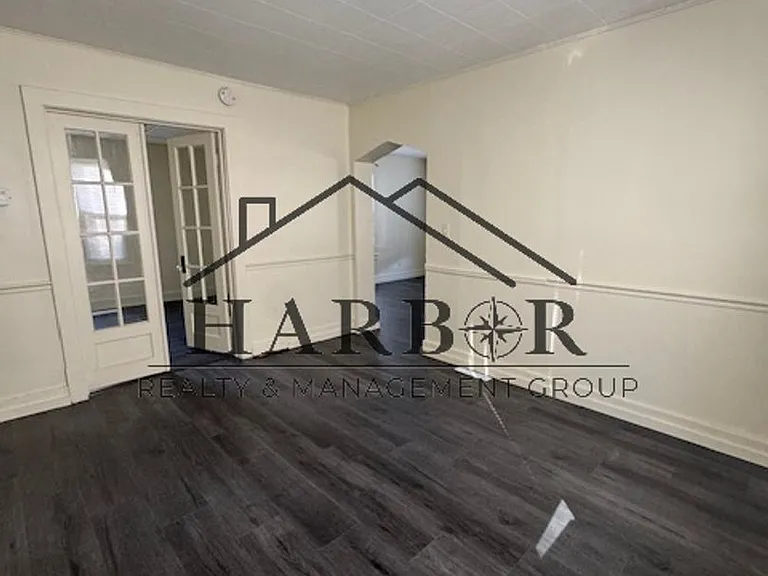1111 4th St NW #1 — Photo 11