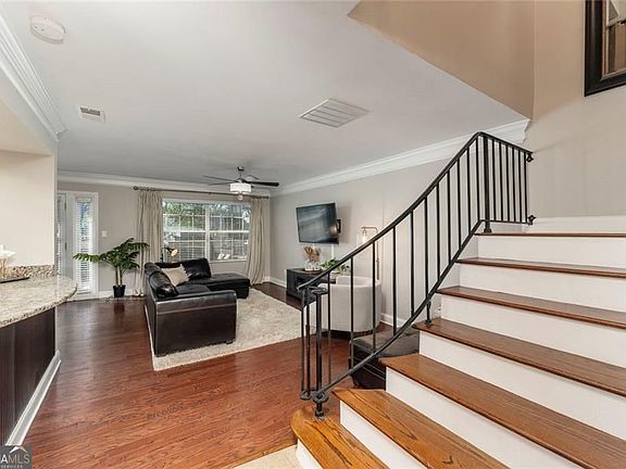 4th image of 6980 Roswell Rd Unit D6