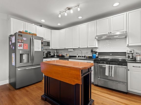 3rd image of 4708 N Wolcott Ave APT 1W