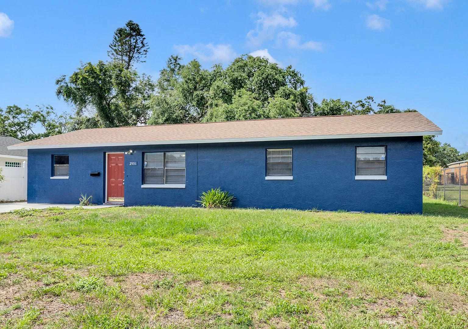 Spacious 4 Bedroom 2 Bath Home in St. Pete! — Photo 2