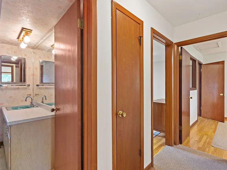 123 Ogden Ave — Photo 21