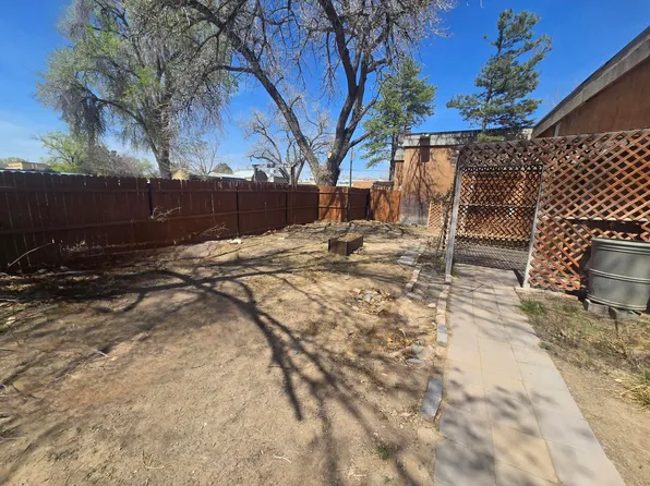 Corrales Charm & Character! Unique Apartments with Assigned Storage, 65 La Pasada De Anacleto #I, Corrales, NM 87048