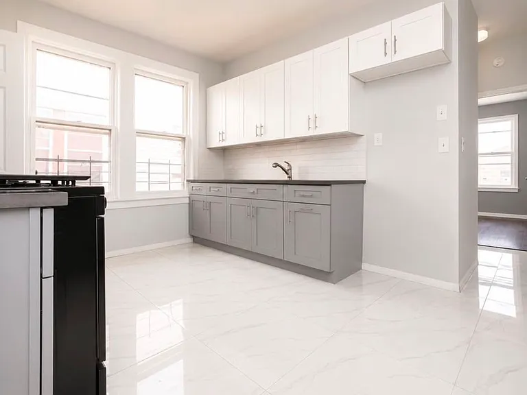 20-22 Ellis Ave #5 — Photo 6
