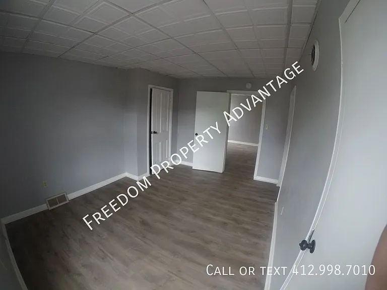 129 S 17th St #2 — Photo 10