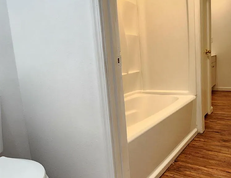 10006 Isabelle Ct — Photo 2