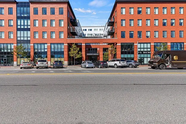 383 Commercial St #305