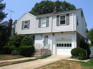 12 Firethorne Ln, Valley Stream, NY 11581