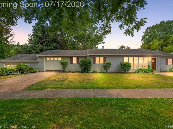 3990 Orr Dr, North Branch, MI 48461